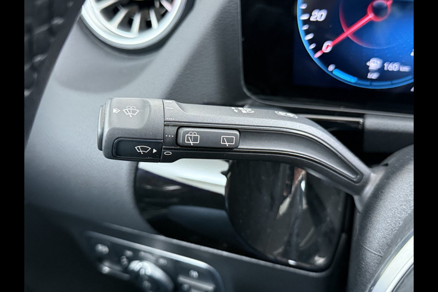 Mercedes-Benz B-Klasse 180T AUT-7 Luxury Pano-Dak Elektr+Leer+Geheugen+Verwarmd-Comfort-Stoel Navi Camera Apple Carplay Android Elek.Stoelen+Memory+Ver Elek.Achterklep Widescreen Park-Assist Break-Assist cockpit Premium+ Smartphone-integratie Dodehoekassistent DAB Bluetooth Led Lmv Keyless Go Easy-pack 1e Eigenaar Dealeronderhouden Zeer Compleet Origineel Nederlandse Auto 1.400kg trekvermogen € 44.000,- nieuw