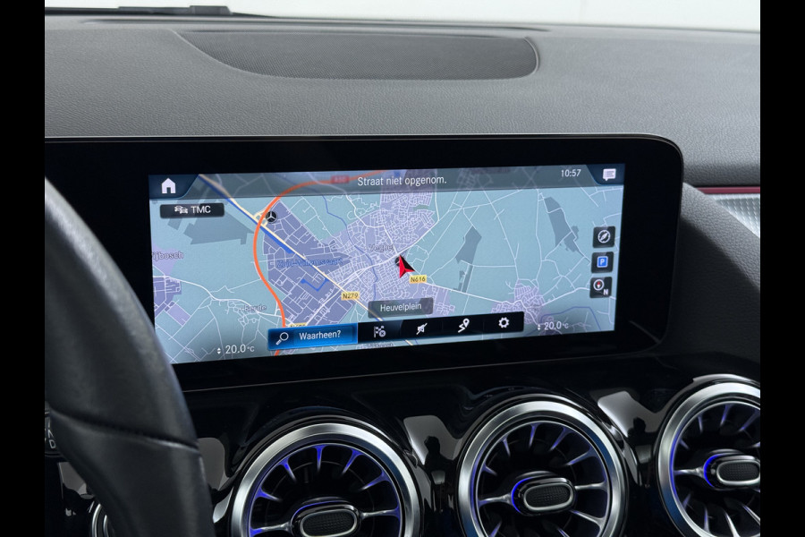 Mercedes-Benz B-Klasse 180T AUT-7 Luxury Pano-Dak Elektr+Leer+Geheugen+Verwarmd-Comfort-Stoel Navi Camera Apple Carplay Android Elek.Stoelen+Memory+Ver Elek.Achterklep Widescreen Park-Assist Break-Assist cockpit Premium+ Smartphone-integratie Dodehoekassistent DAB Bluetooth Led Lmv Keyless Go Easy-pack 1e Eigenaar Dealeronderhouden Zeer Compleet Origineel Nederlandse Auto 1.400kg trekvermogen € 44.000,- nieuw