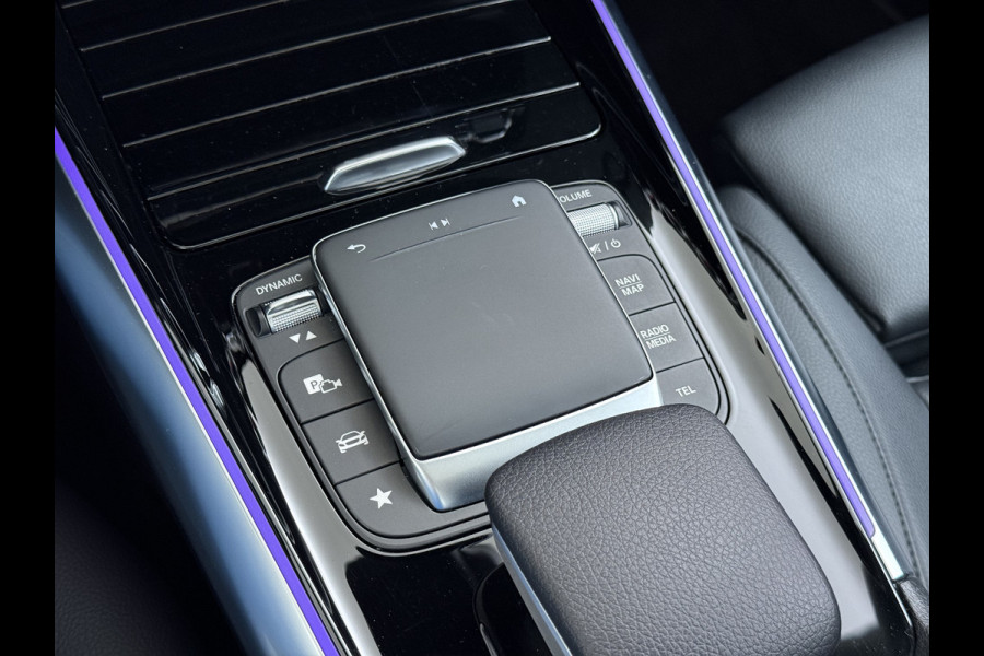Mercedes-Benz B-Klasse 180T AUT-7 Luxury Pano-Dak Elektr+Leer+Geheugen+Verwarmd-Comfort-Stoel Navi Camera Apple Carplay Android Elek.Stoelen+Memory+Ver Elek.Achterklep Widescreen Park-Assist Break-Assist cockpit Premium+ Smartphone-integratie Dodehoekassistent DAB Bluetooth Led Lmv Keyless Go Easy-pack 1e Eigenaar Dealeronderhouden Zeer Compleet Origineel Nederlandse Auto 1.400kg trekvermogen € 44.000,- nieuw