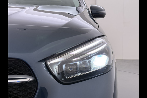 Mercedes-Benz B-Klasse 180T AUT-7 Luxury Pano-Dak Elektr+Leer+Geheugen+Verwarmd-Comfort-Stoel Navi Camera Apple Carplay Android Elek.Stoelen+Memory+Ver Elek.Achterklep Widescreen Park-Assist Break-Assist cockpit Premium+ Smartphone-integratie Dodehoekassistent DAB Bluetooth Led Lmv Keyless Go Easy-pack 1e Eigenaar Dealeronderhouden Zeer Compleet Origineel Nederlandse Auto 1.400kg trekvermogen € 44.000,- nieuw