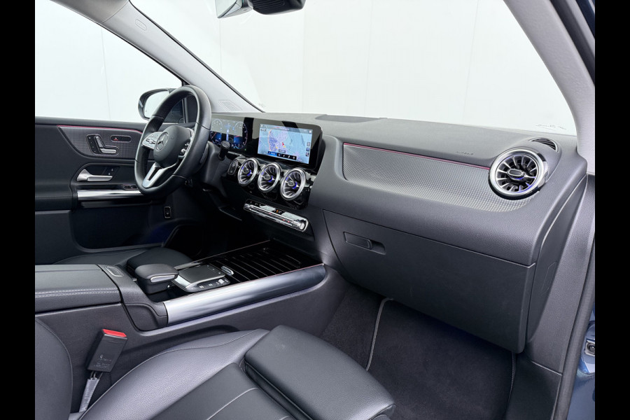 Mercedes-Benz B-Klasse 180T AUT-7 Luxury Pano-Dak Elektr+Leer+Geheugen+Verwarmd-Comfort-Stoel Navi Camera Apple Carplay Android Elek.Stoelen+Memory+Ver Elek.Achterklep Widescreen Park-Assist Break-Assist cockpit Premium+ Smartphone-integratie Dodehoekassistent DAB Bluetooth Led Lmv Keyless Go Easy-pack 1e Eigenaar Dealeronderhouden Zeer Compleet Origineel Nederlandse Auto 1.400kg trekvermogen € 44.000,- nieuw
