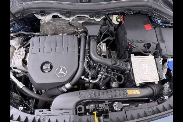 Mercedes-Benz B-Klasse 180T AUT-7 Luxury Pano-Dak Elektr+Leer+Geheugen+Verwarmd-Comfort-Stoel Navi Camera Apple Carplay Android Elek.Stoelen+Memory+Ver Elek.Achterklep Widescreen Park-Assist Break-Assist cockpit Premium+ Smartphone-integratie Dodehoekassistent DAB Bluetooth Led Lmv Keyless Go Easy-pack 1e Eigenaar Dealeronderhouden Zeer Compleet Origineel Nederlandse Auto 1.400kg trekvermogen € 44.000,- nieuw