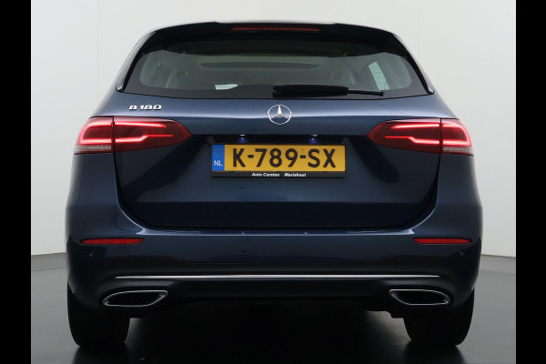 Mercedes-Benz B-Klasse 180T AUT-7 Luxury Pano-Dak Elektr+Leer+Geheugen+Verwarmd-Comfort-Stoel Navi Camera Apple Carplay Android Elek.Stoelen+Memory+Ver Elek.Achterklep Widescreen Park-Assist Break-Assist cockpit Premium+ Smartphone-integratie Dodehoekassistent DAB Bluetooth Led Lmv Keyless Go Easy-pack 1e Eigenaar Dealeronderhouden Zeer Compleet Origineel Nederlandse Auto 1.400kg trekvermogen € 44.000,- nieuw