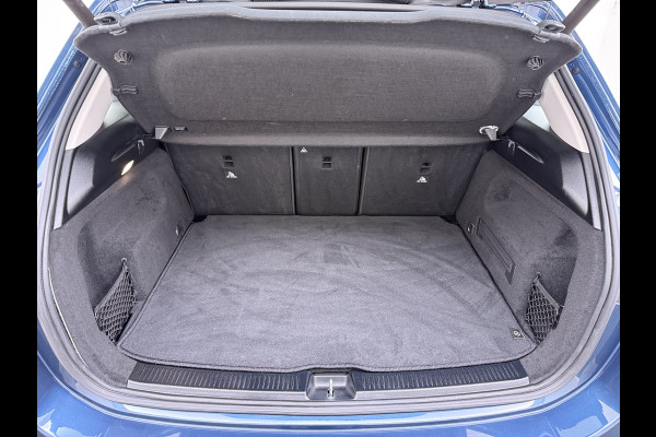 Mercedes-Benz B-Klasse 180T AUT-7 Luxury Pano-Dak Elektr+Leer+Geheugen+Verwarmd-Comfort-Stoel Navi Camera Apple Carplay Android Elek.Stoelen+Memory+Ver Elek.Achterklep Widescreen Park-Assist Break-Assist cockpit Premium+ Smartphone-integratie Dodehoekassistent DAB Bluetooth Led Lmv Keyless Go Easy-pack 1e Eigenaar Dealeronderhouden Zeer Compleet Origineel Nederlandse Auto 1.400kg trekvermogen € 44.000,- nieuw