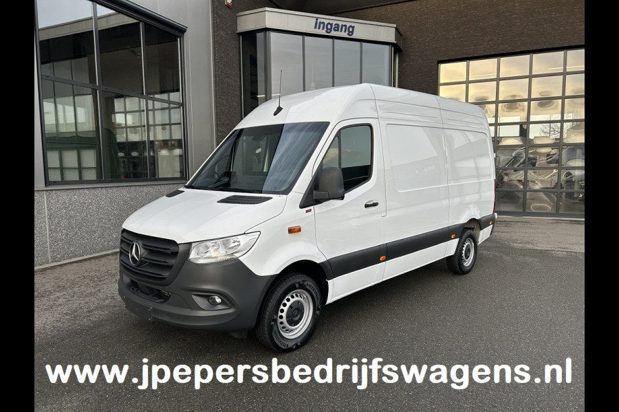Mercedes-Benz Sprinter 317 CDI L2 H2 Pro Facelift / MBUX / Navigatie / Camera / Cruise control / Airco / 270 Graden achterdeuren