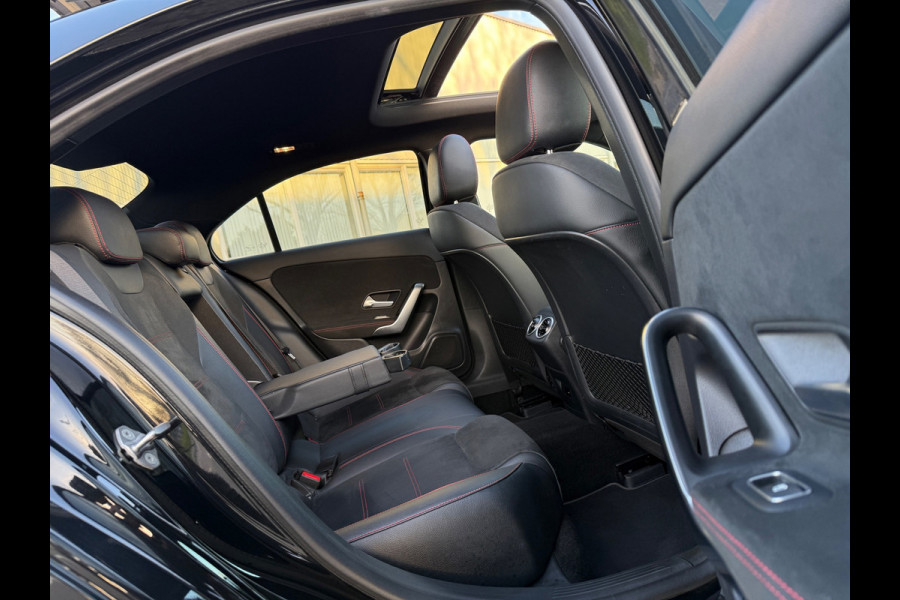 Mercedes-Benz A-Klasse 200 AMG 2022 AUT PANO LEDER ACC VOL-LUXE GROTE BEURT
