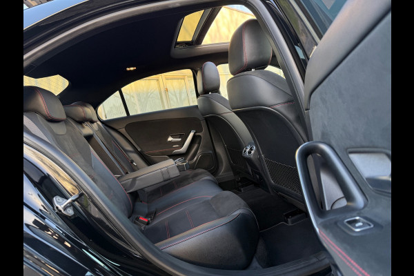 Mercedes-Benz A-Klasse 200 AMG 2022 AUT PANO LEDER ACC VOL-LUXE GROTE BEURT
