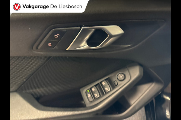 BMW 1-serie 118i Executive Edition,navi,apple carplay,media,pdc,orig ned,cruisec,