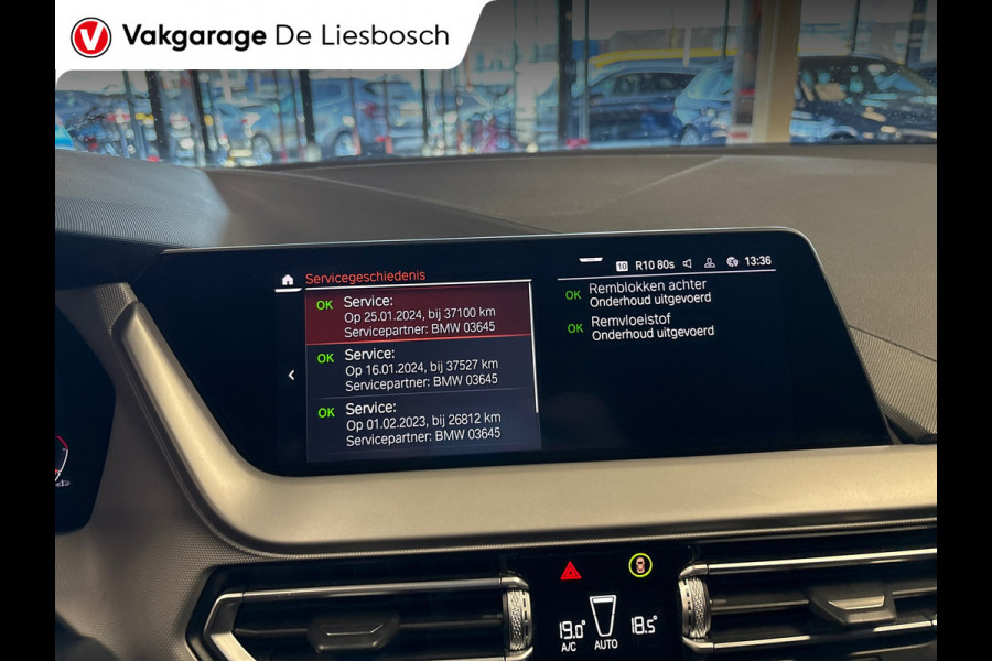 BMW 1-serie 118i Executive Edition,navi,apple carplay,media,pdc,orig ned,cruisec,