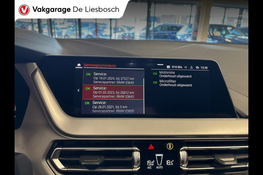 BMW 1-serie 118i Executive Edition,navi,apple carplay,media,pdc,orig ned,cruisec,