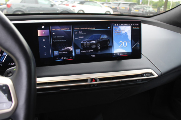 BMW iX xDrive40 High Exe. M Sport 77 kWh / SoH 97,1% / Trekhaak / 360Camera / Head-up / Keyless / Softclose / 20'' / ACC / Laser LED / Navigatie / Stoelverwarming+Stuurverwarming / Stoelventilaite