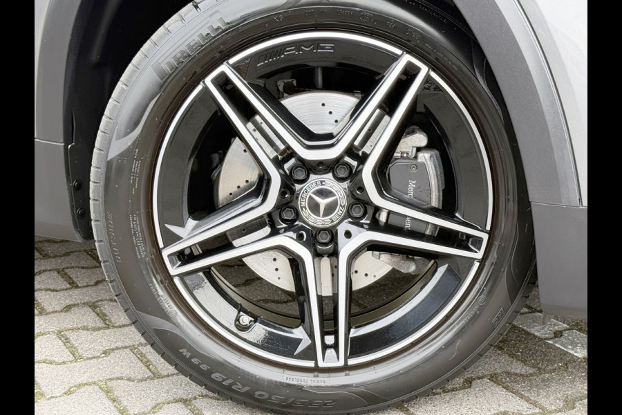 Mercedes-Benz Glb 200 Business Solution AMG | Trekhaak | MultiBeam LED | Camera | DAB+ | 19 inch