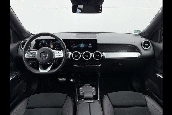 Mercedes-Benz Glb 200 Business Solution AMG | Trekhaak | MultiBeam LED | Camera | DAB+ | 19 inch