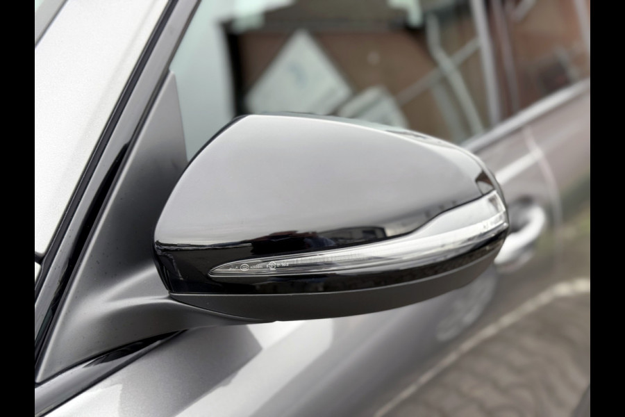 Mercedes-Benz Glb 200 Business Solution AMG | Trekhaak | MultiBeam LED | Camera | DAB+ | 19 inch