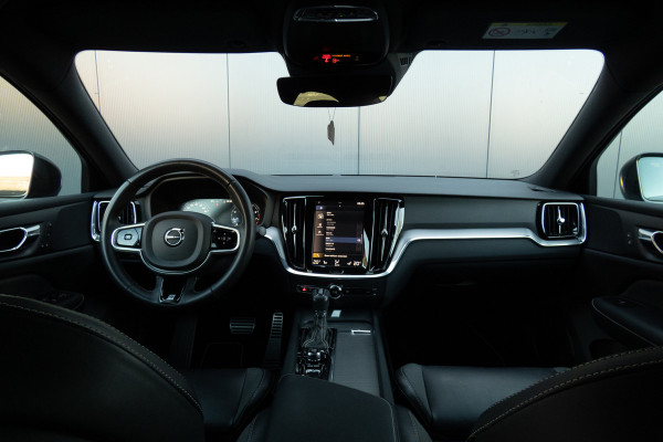 Volvo S60 2.0 T4 R-Design | ACC | STOELVERWARMING | POLESTAR ENGINEERED | ELEKTRISCH VERSTELBARE STOELEN