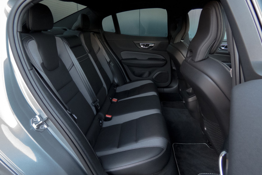 Volvo S60 2.0 T4 R-Design | ACC | STOELVERWARMING | POLESTAR ENGINEERED | ELEKTRISCH VERSTELBARE STOELEN