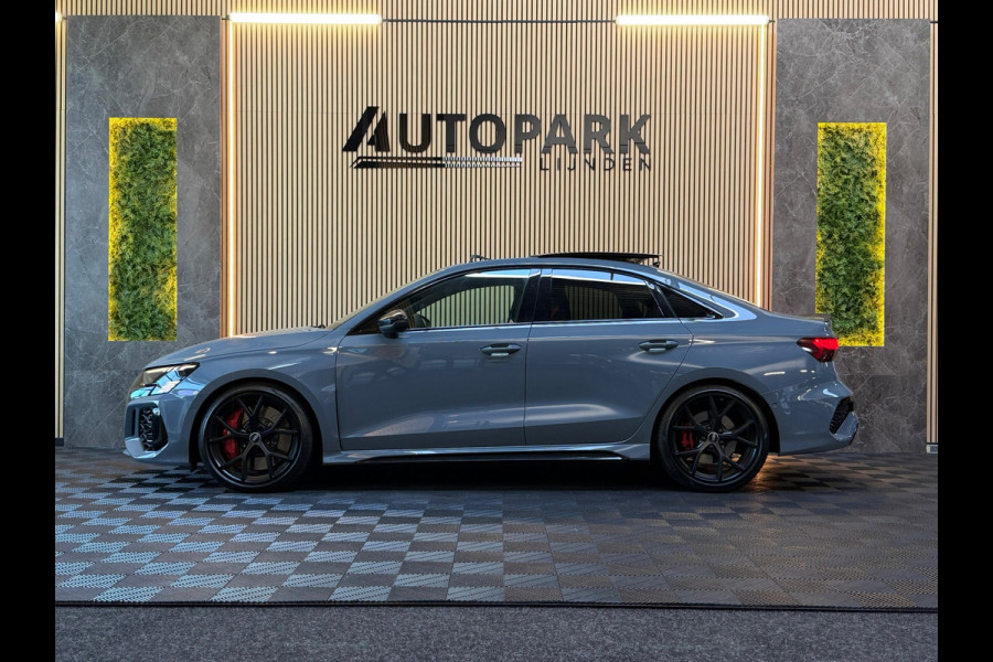 Audi RS3 Limousine GERESERVEERD 2.5 TFSI RS 3 quattro|PANO|MASSAGE|B&O|ACC|MEMORY|CARPLAY|DEALER ONDERHOUDEN|KEMORA GREY|400PK|
