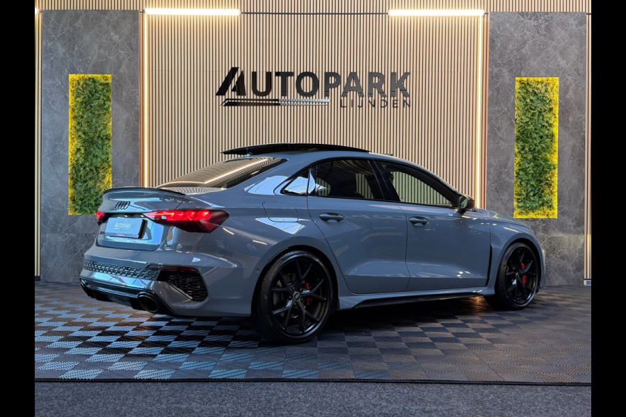 Audi RS3 Limousine GERESERVEERD 2.5 TFSI RS 3 quattro|PANO|MASSAGE|B&O|ACC|MEMORY|CARPLAY|DEALER ONDERHOUDEN|KEMORA GREY|400PK|
