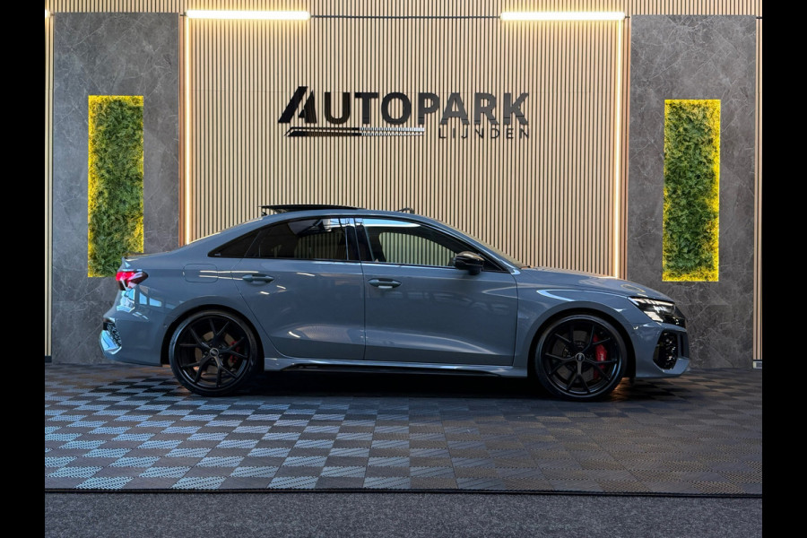 Audi RS3 Limousine GERESERVEERD 2.5 TFSI RS 3 quattro|PANO|MASSAGE|B&O|ACC|MEMORY|CARPLAY|DEALER ONDERHOUDEN|KEMORA GREY|400PK|