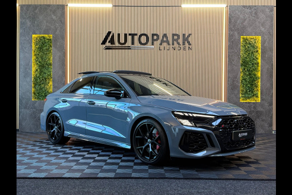 Audi RS3 Limousine GERESERVEERD 2.5 TFSI RS 3 quattro|PANO|MASSAGE|B&O|ACC|MEMORY|CARPLAY|DEALER ONDERHOUDEN|KEMORA GREY|400PK|