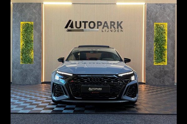 Audi RS3 Limousine GERESERVEERD 2.5 TFSI RS 3 quattro|PANO|MASSAGE|B&O|ACC|MEMORY|CARPLAY|DEALER ONDERHOUDEN|KEMORA GREY|400PK|