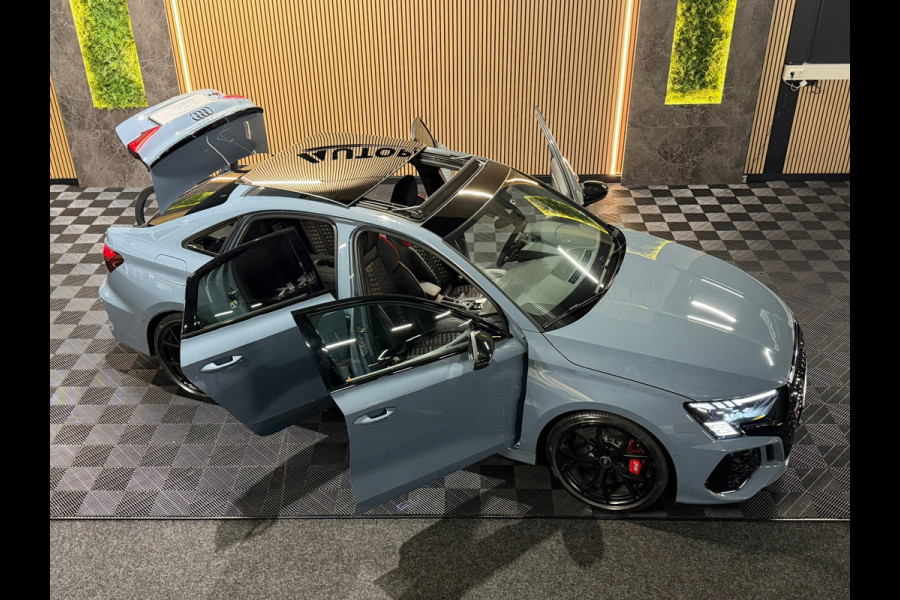 Audi RS3 Limousine GERESERVEERD 2.5 TFSI RS 3 quattro|PANO|MASSAGE|B&O|ACC|MEMORY|CARPLAY|DEALER ONDERHOUDEN|KEMORA GREY|400PK|