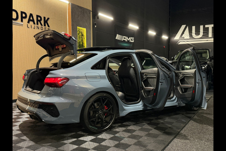 Audi RS3 Limousine GERESERVEERD 2.5 TFSI RS 3 quattro|PANO|MASSAGE|B&O|ACC|MEMORY|CARPLAY|DEALER ONDERHOUDEN|KEMORA GREY|400PK|