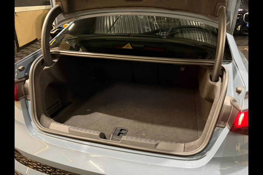 Audi RS3 Limousine GERESERVEERD 2.5 TFSI RS 3 quattro|PANO|MASSAGE|B&O|ACC|MEMORY|CARPLAY|DEALER ONDERHOUDEN|KEMORA GREY|400PK|