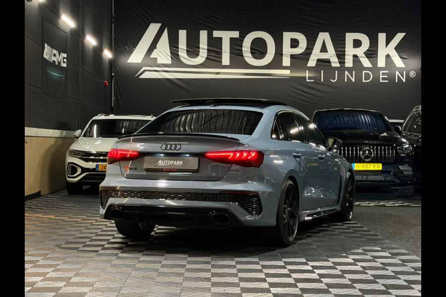 Audi RS3 Limousine GERESERVEERD 2.5 TFSI RS 3 quattro|PANO|MASSAGE|B&O|ACC|MEMORY|CARPLAY|DEALER ONDERHOUDEN|KEMORA GREY|400PK|