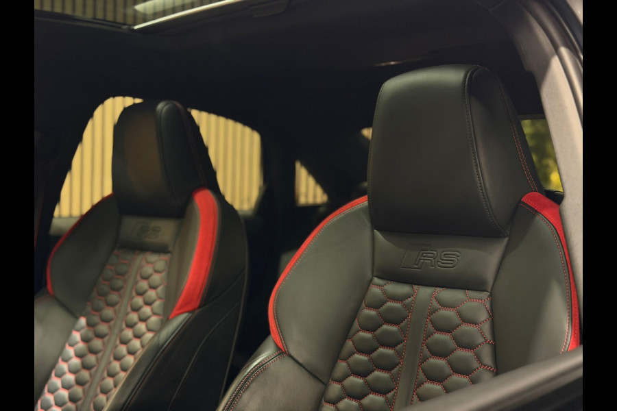 Audi RS3 Limousine GERESERVEERD 2.5 TFSI RS 3 quattro|PANO|MASSAGE|B&O|ACC|MEMORY|CARPLAY|DEALER ONDERHOUDEN|KEMORA GREY|400PK|