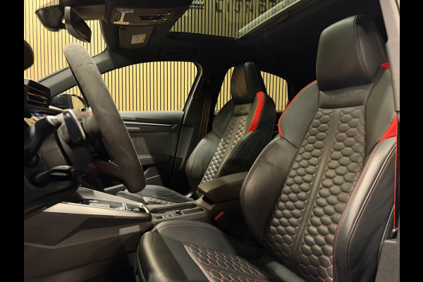 Audi RS3 Limousine GERESERVEERD 2.5 TFSI RS 3 quattro|PANO|MASSAGE|B&O|ACC|MEMORY|CARPLAY|DEALER ONDERHOUDEN|KEMORA GREY|400PK|