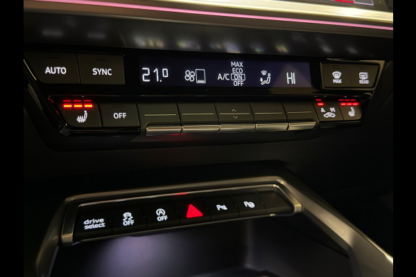 Audi RS3 Limousine GERESERVEERD 2.5 TFSI RS 3 quattro|PANO|MASSAGE|B&O|ACC|MEMORY|CARPLAY|DEALER ONDERHOUDEN|KEMORA GREY|400PK|