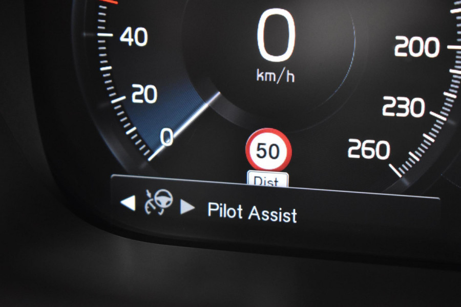 Volvo XC60 T8 390PK Automaat Recharge AWD Inscription / Intellisafe / Panoramadak / head-up display / Camera achter / Donker glas achter