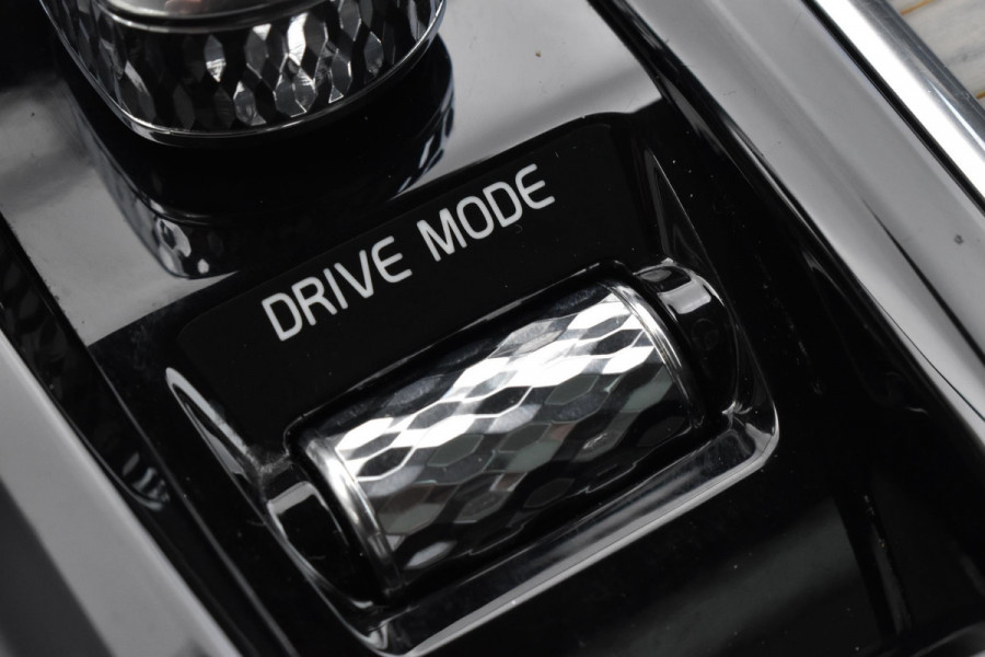 Volvo XC60 T8 390PK Automaat Recharge AWD Inscription / Intellisafe / Panoramadak / head-up display / Camera achter / Donker glas achter