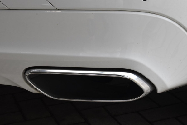 Volvo XC60 T8 390PK Automaat Recharge AWD Inscription / Intellisafe / Panoramadak / head-up display / Camera achter / Donker glas achter