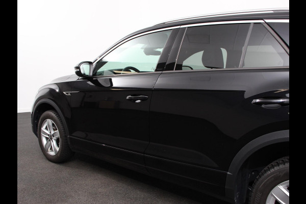 Volkswagen T-Roc 1.5 TSI DSG R-Line Climate control | Adaptieve cruise control | LED | Navigatie | Achteruitrijcamera | Parkeersensoren | Apple Carplay/ Android Auto | Radio