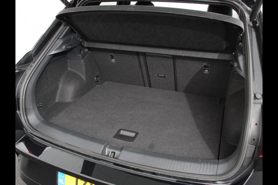 Volkswagen T-Roc 1.5 TSI DSG R-Line Climate control | Adaptieve cruise control | LED | Navigatie | Achteruitrijcamera | Parkeersensoren | Apple Carplay/ Android Auto | Radio