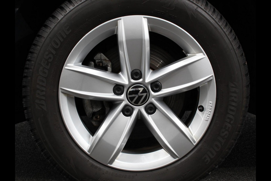 Volkswagen T-Roc 1.5 TSI DSG R-Line Climate control | Adaptieve cruise control | LED | Navigatie | Achteruitrijcamera | Parkeersensoren | Apple Carplay/ Android Auto | Radio