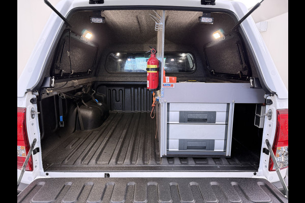 Toyota Hilux 2.4 D-4D 4WD AUT-6 Double Cab Professional Lier Canopy Hardtop (Huif) Trekhaak Navi* via Apple Carplay Android Auto Ecc Camera A Lane Assist Inbouw Kasten Bluetooth AWD EURO6 400Nm *3.500kg Trekvermogen* 1e Eigenaar Dealeronderhouden Origineel Nederlandse Auto