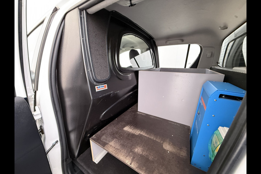 Toyota Hilux 2.4 D-4D 4WD AUT-6 Double Cab Professional Lier Canopy Hardtop (Huif) Trekhaak Navi* via Apple Carplay Android Auto Ecc Camera A Lane Assist Inbouw Kasten Bluetooth AWD EURO6 400Nm *3.500kg Trekvermogen* 1e Eigenaar Dealeronderhouden Origineel Nederlandse Auto