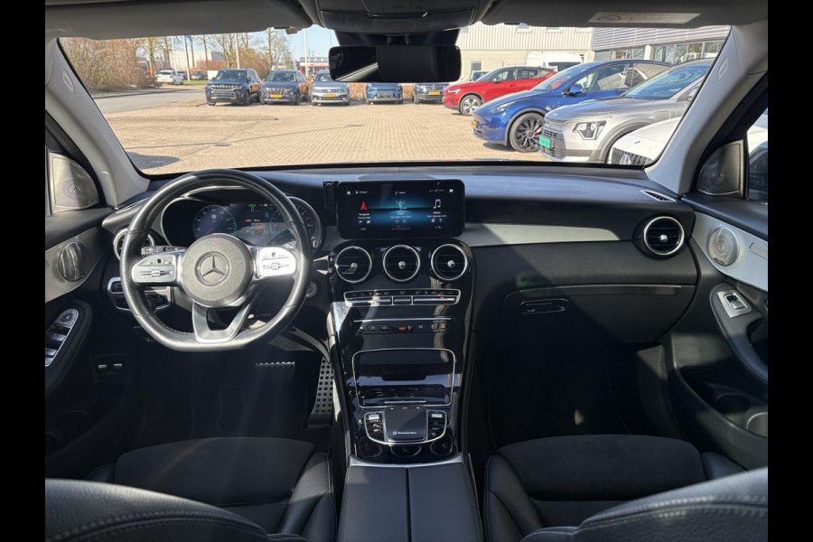 Mercedes-Benz GLC 300e 4MATIC AMG Line 320pk | PHEV | Panoramadak | Stoelverwarming | Burmeister | 360 Camera | Adaptive Cruise |