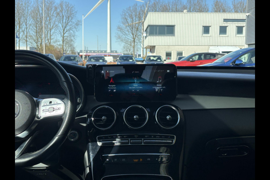 Mercedes-Benz GLC 300e 4MATIC AMG Line 320pk | PHEV | Panoramadak | Stoelverwarming | Burmeister | 360 Camera | Adaptive Cruise |