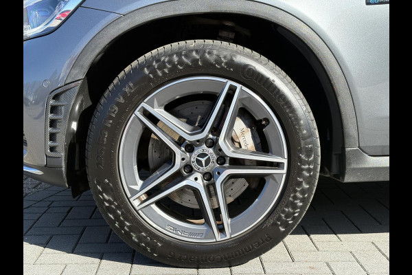 Mercedes-Benz GLC 300e 4MATIC AMG Line 320pk | PHEV | Panoramadak | Stoelverwarming | Burmeister | 360 Camera | Adaptive Cruise |