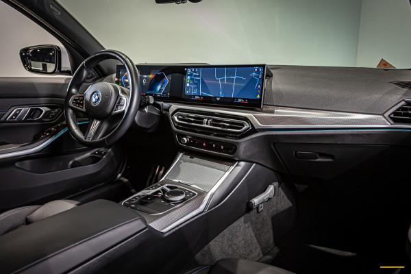 BMW 3 Serie Touring 330e|M-sportPro|Trekhaak|Cam|HUD|Acc