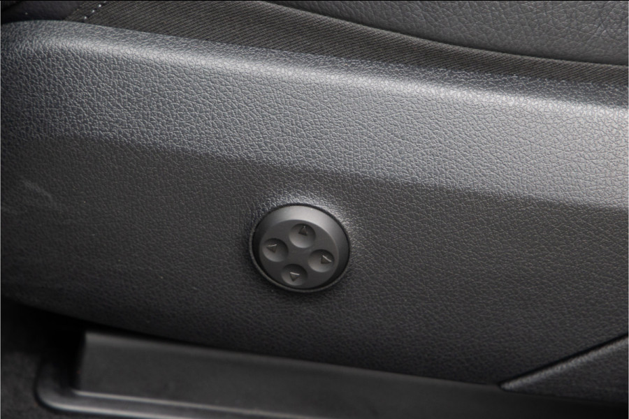 Mercedes-Benz GLC 300e 4MATIC AMG Premium Plus, Pano, Burmester, Head-up, Nightpack