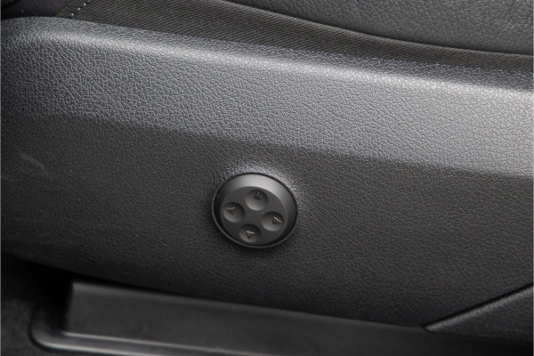 Mercedes-Benz GLC 300e 4MATIC AMG Premium Plus, Pano, Burmester, Head-up, Nightpack