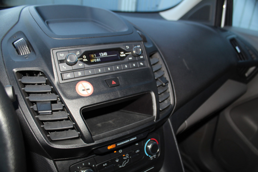 Ford Transit Connect 1.0-100pk Ecoboost Lengte 2 Trend. Dames, heren ondernemers èn particulieren LET OP, UNIEK: 100pk benzine uitv. ! Airco, beklede laadruimte, schuifdeur re., spiegels verwarmb., telefoonvoorb., pdc achter, 4x all season banden etc.