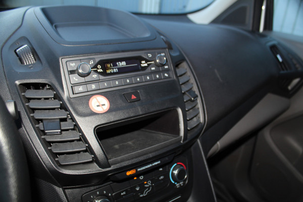 Ford Transit Connect 1.0-100pk Ecoboost Lengte 2 Trend. Dames, heren ondernemers èn particulieren LET OP, UNIEK: 100pk benzine uitv. ! Airco, beklede laadruimte, schuifdeur re., spiegels verwarmb., telefoonvoorb., pdc achter, 4x all season banden etc.