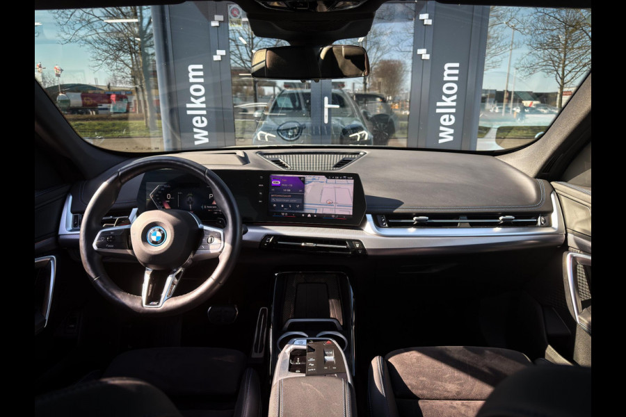 BMW X1 xDrive25e M-Sport|Panorama|HUD|LED