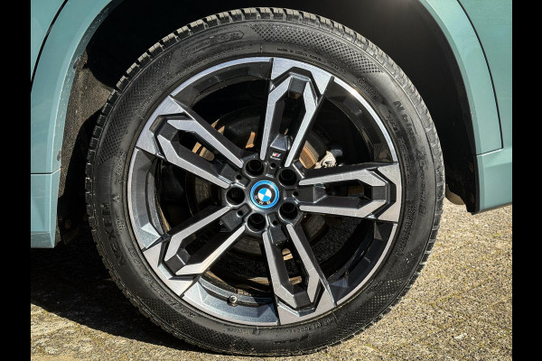 BMW X1 xDrive25e M-Sport|Panorama|HUD|LED